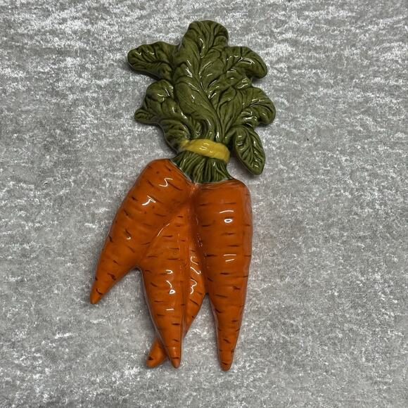 4 Vtg Hand Painted Ceramic Fruit Veggies Wall Hanging Carrots Corn Onions Tomato - Picture 13 of 14